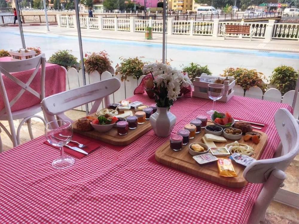 Hatunca Otel & Restaurant Amasya Kültér fotó